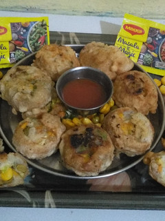 સ્ટફડ કોર્ન ચાટ પૂરી (Stuffed Corn Chaat Puri Recipe In Gujarati) રેસીપી મુખ્ય ફોટો