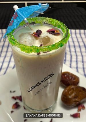 A picture of Banana Date Smoothie:.