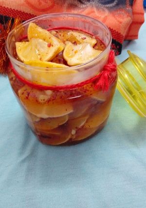 A picture of Khatta mitha nimbu ka aachar.