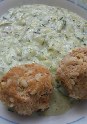 Cukkinifőzelék húsgombóccal recept fotója