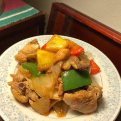 A picture of Chicken and Pineapple.