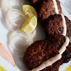 A picture of Kachey qeema ka kabab.