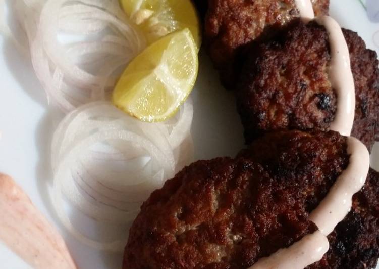 Recipe of Super Quick Homemade Kachey qeema ka kabab