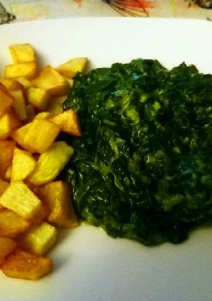 Una foto de Espinacas con salsa bechamel