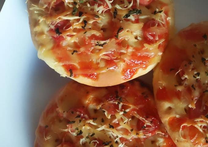 Cara membuat Pizza Mini Rumahan Cara membuat Pizza Mini Rumahan