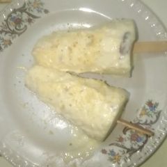 A picture of Pista Kulfi.