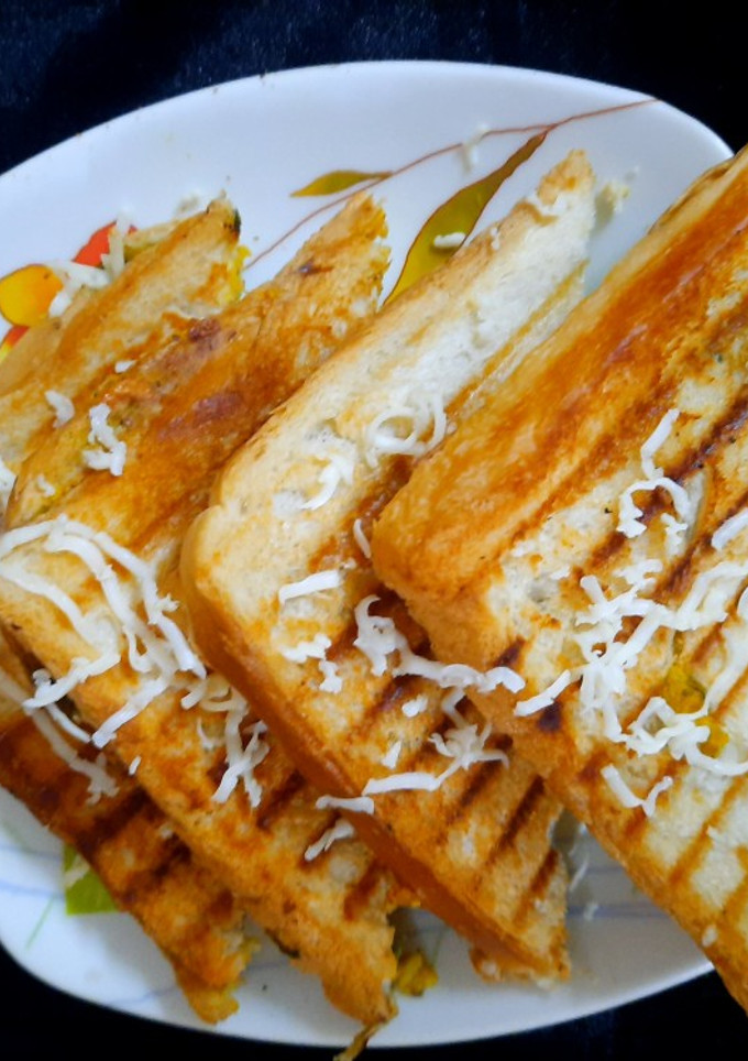 A picture of Veg grill cheese sandwich.