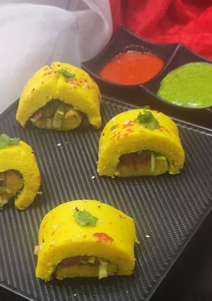 A picture of Leave dhokla shushi roll.