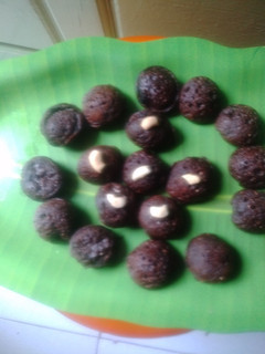 கருப்பு அரிசி பணியாரம் (Kavuni Paniyaram Recipe in Tamil) செய்முறை முக்கிய புகைப்படம்