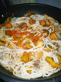 A picture of Chicken veg spicy spaghetti.