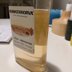 A picture of Green tea vodka.