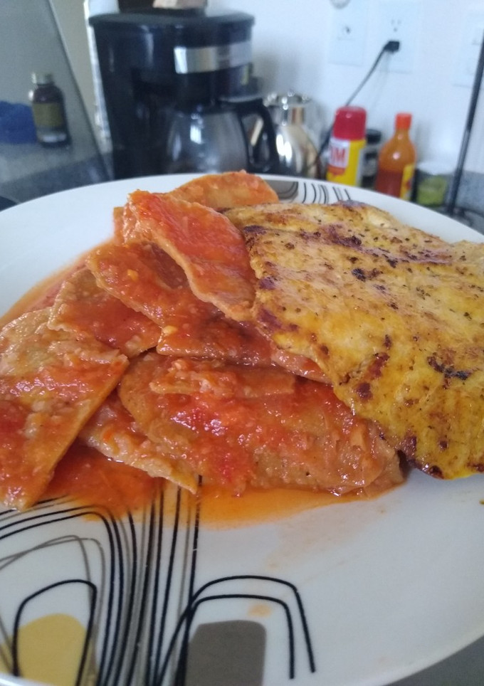 Una foto de Chilaquiles rojos !!!!! 🤤