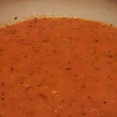 A picture of Garlic Tomato Basil Soup.