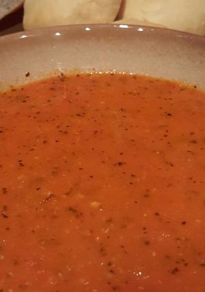 A picture of Garlic Tomato Basil Soup.