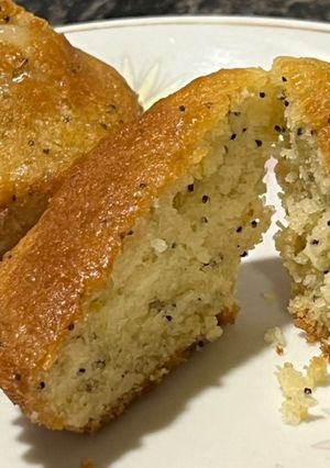 Una foto de Muffins limón y amapola