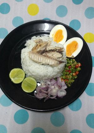 รูปของ ข้าวคลุกปลาทูกับไข่ต้ม (อิ่มแปล้ 2คนไม่เกิน100บาท)