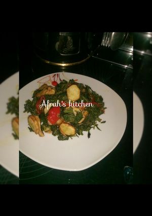 A picture of Spinach with potatoes.