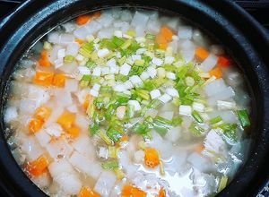 Hình của món Canh củ cải hầm gà.