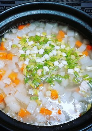 Hình của món Canh củ cải hầm gà.