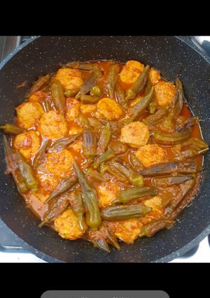 عکسی از دستور خوراک بامیه با گوشت بوقلمون
