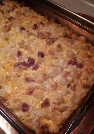 A picture of Cheesy Ham & Hashbrown Casserole.