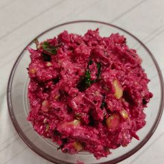 A picture of Beetroot raita.