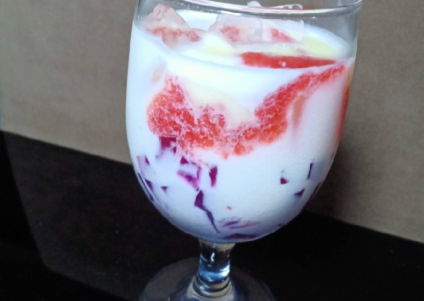 Es Strawberry Susu