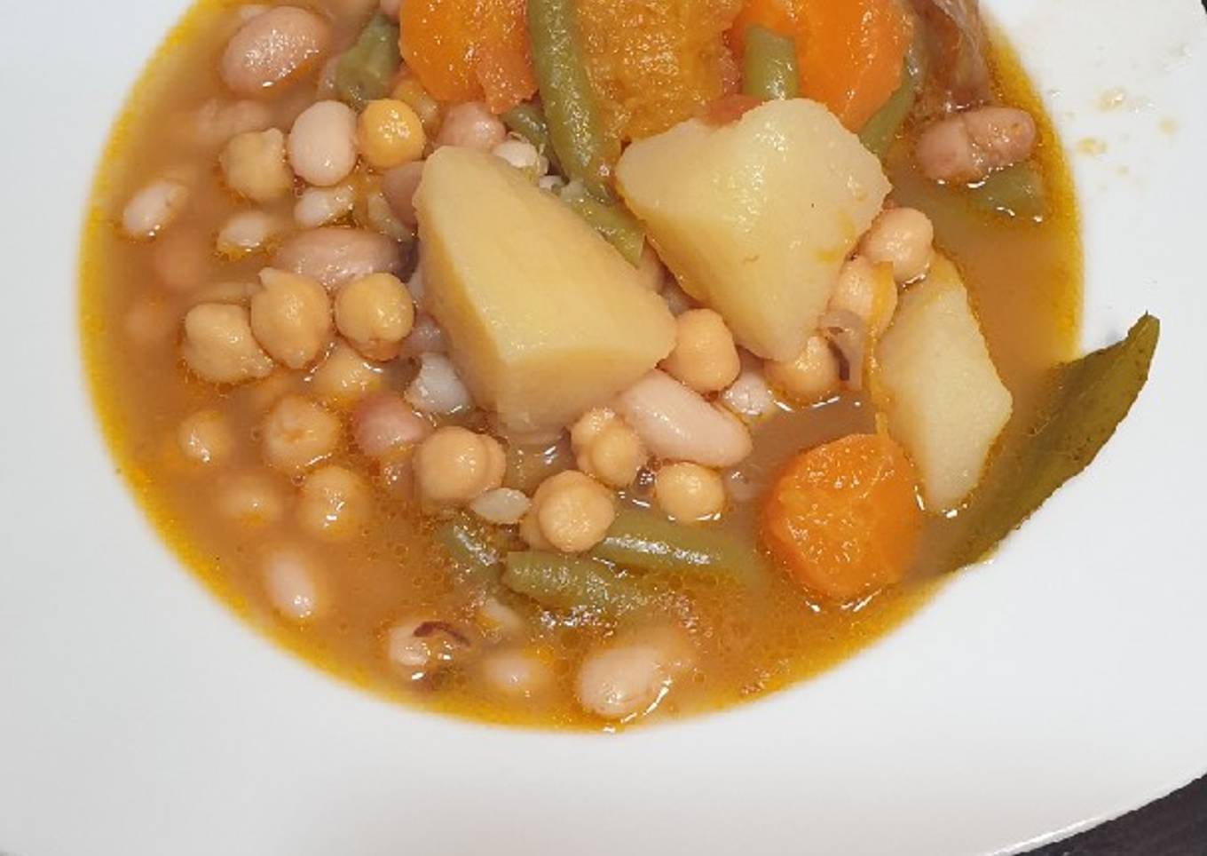 Potaje "del puñaico" de Almería