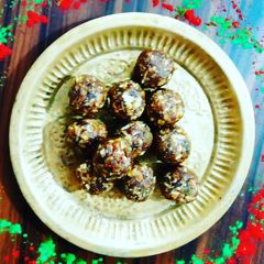 A picture of Dry fruits laddu (without sugar).