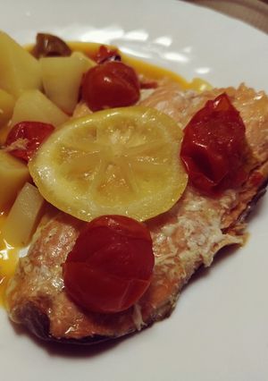 Foto principal de Salmón con cherrys al limón