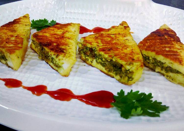 Grilled stuffed paneer