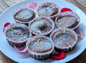 A picture of Eggless whole Wheat Chocolate Muffins.