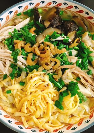 Hình của món Bún thang.