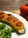 Courgete recheada com húmus