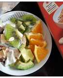 #cleaneating sữa chua hoa quả, yến mạch và hoa quả khô