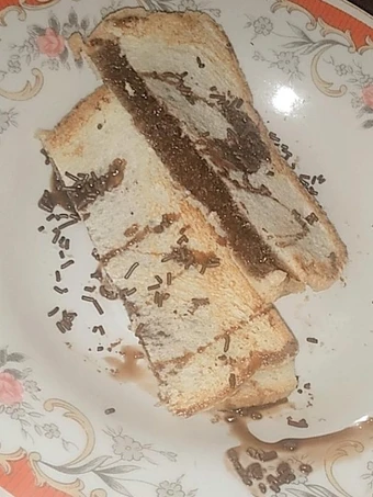 Langkah Mudah untuk Menyiapkan Resep Roti panggang double coklat yang Bisa Manjain Lidah Anti Ribet, Sempurna