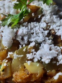 লাউ বড়ি ঘন্ট (lau bori ghonto recipe in Bengali) রেসিপির প্রধান ছবি