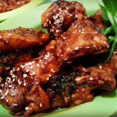 รูปของ Ayam kecap kemangi tabur wijen