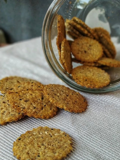 Una foto de Galletitas crackers integrales, de queso