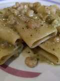Paccheri con Gamberetti sfumati al Brandy e Pesto di Fiore di Zucchine