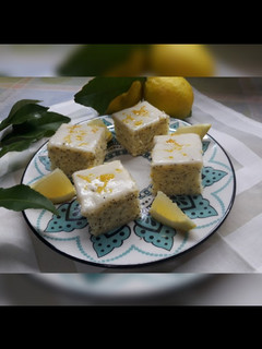 Una foto de Lemonies con semillas de amapola
