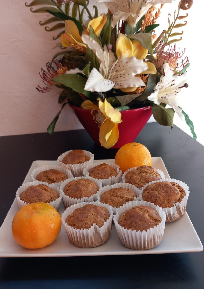 Una foto de Magdalenas integrales de mandarina
