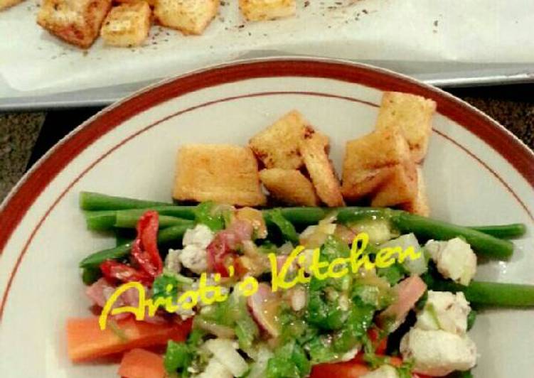 Salad Buncis dengan ayam dan saus vinaigrette