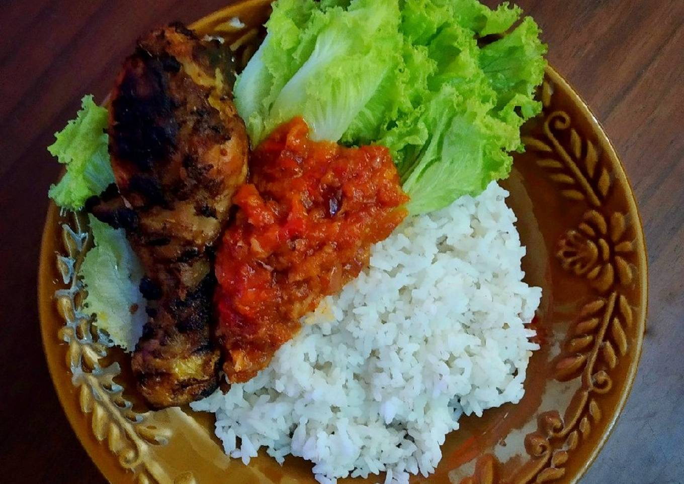 Bagaimana Menyiapkan Ayam Bakar Bumbu Rujak + Sambal Terasi yang Lezat
Sekali