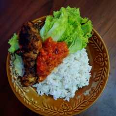 รูปของ Ayam Bakar Bumbu Rujak + Sambal Terasi