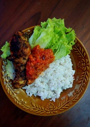 Foto resep Ayam Bakar Bumbu Rujak + Sambal Terasi