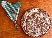 Una foto de tarta de coco sin horno