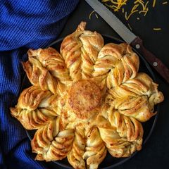 A picture of Herb and Cheese Star Bread.