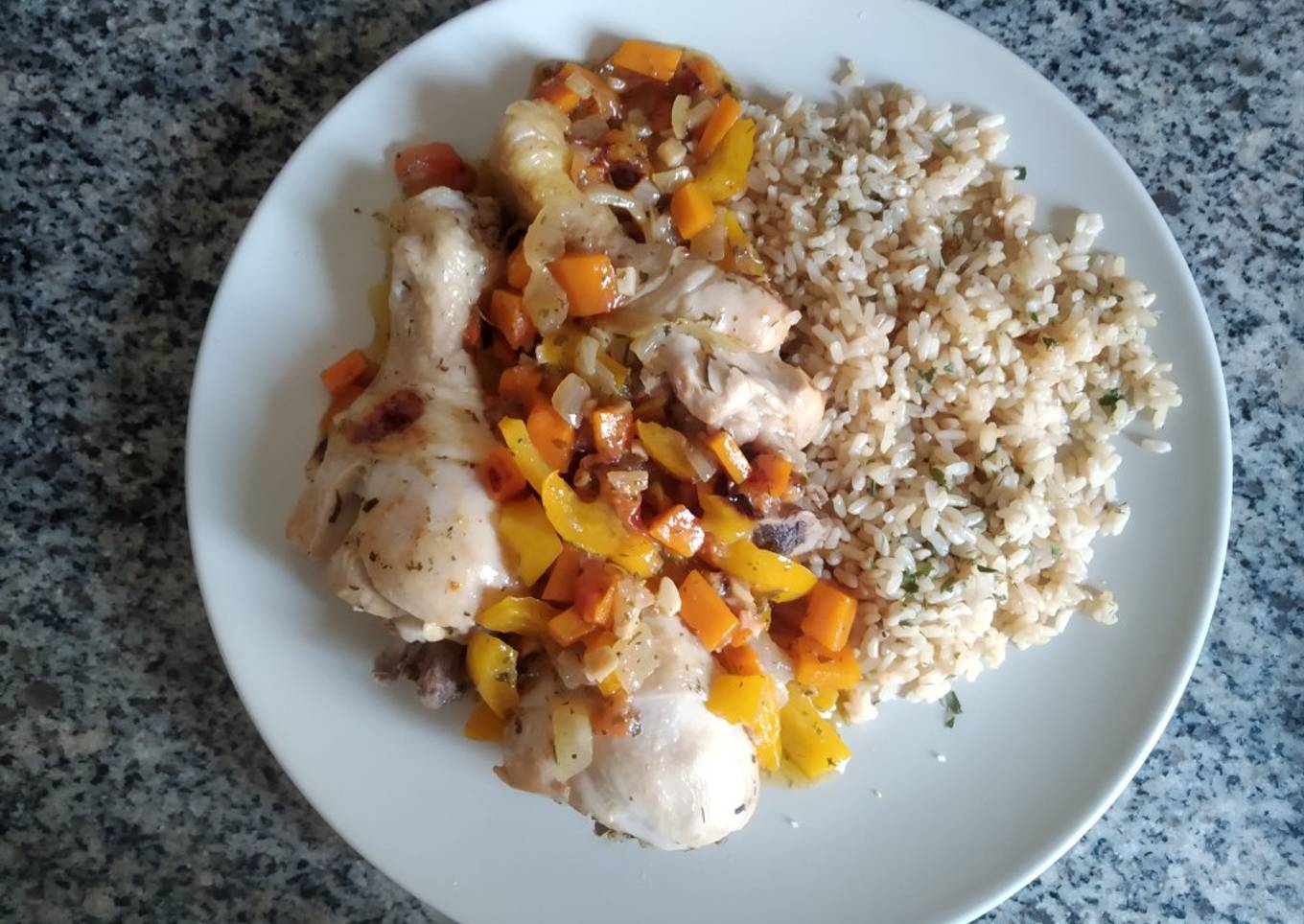 Muslos de pollo guisados
