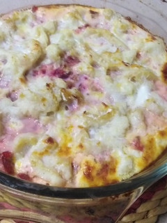 Una foto de Pastel de bacalao y remolacha